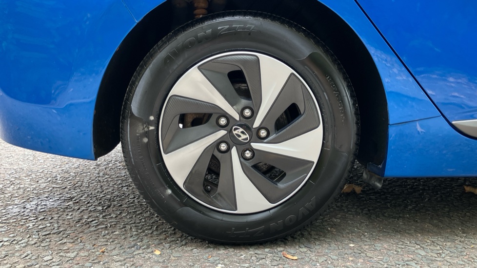 Hyundai IONIQ 1.6 GDi Hybrid Premium 5dr DCT Hybrid Hatchback - Image 7