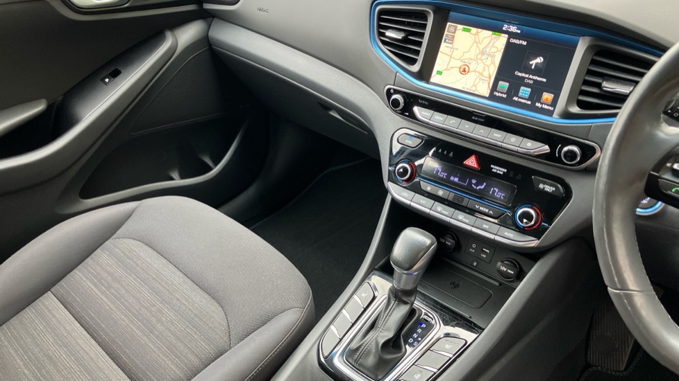Hyundai IONIQ 1.6 GDi Hybrid Premium 5dr DCT Hybrid Hatchback - Image 14