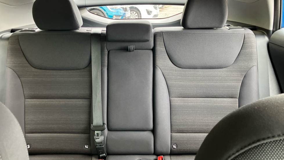Hyundai IONIQ 1.6 GDi Hybrid Premium 5dr DCT Hybrid Hatchback - Image 15