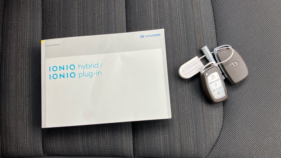 Hyundai IONIQ 1.6 GDi Hybrid Premium 5dr DCT Hybrid Hatchback - Image 19