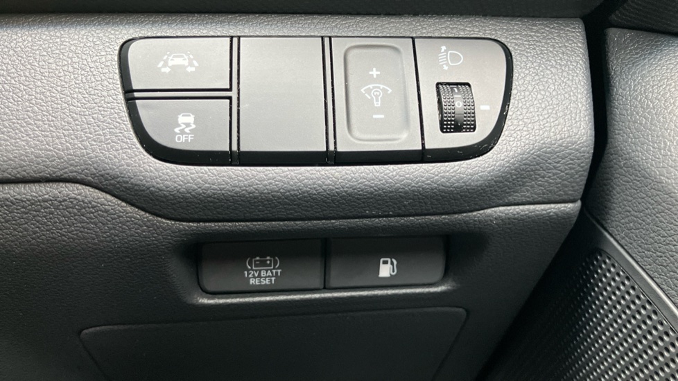 Hyundai IONIQ 1.6 GDi Hybrid Premium 5dr DCT Hybrid Hatchback - Image 27