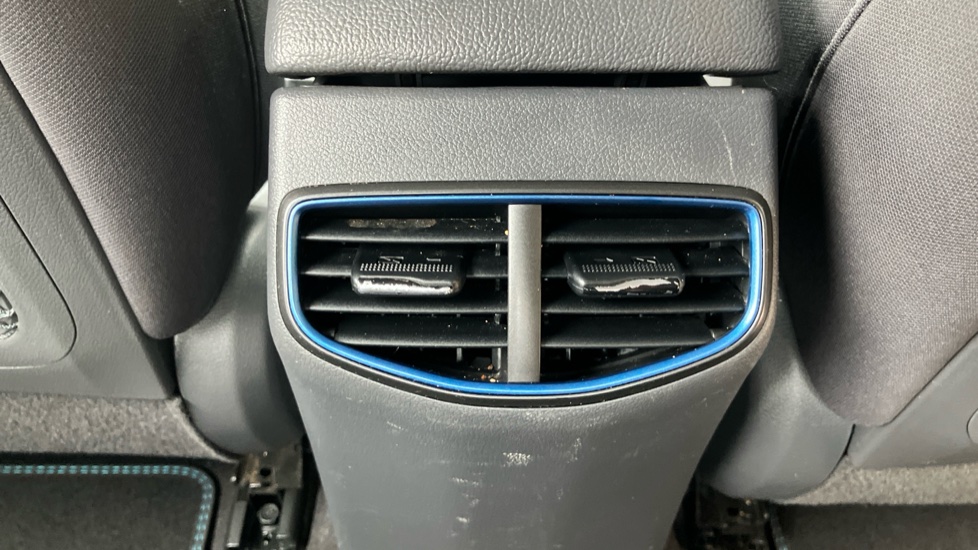 Hyundai IONIQ 1.6 GDi Hybrid Premium 5dr DCT Hybrid Hatchback - Image 43