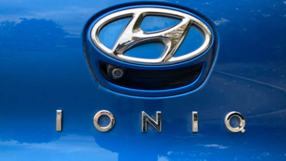 Hyundai IONIQ 1.6 GDi Hybrid Premium 5dr DCT Hybrid Hatchback - Image 57