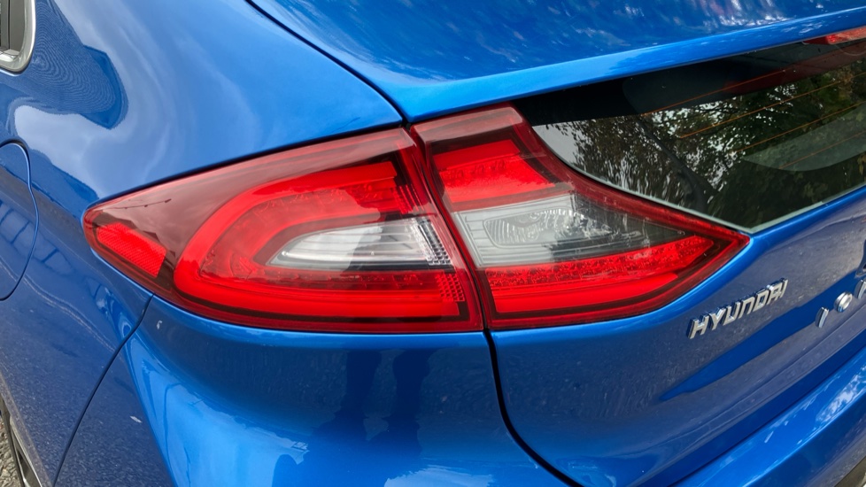 Hyundai IONIQ 1.6 GDi Hybrid Premium 5dr DCT Hybrid Hatchback - Image 58
