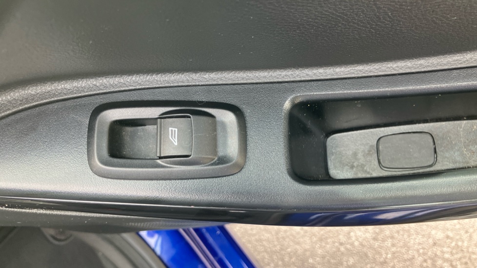 Ford KA+ 1.2 85 Zetec 5dr Petrol Hatchback - Image 39