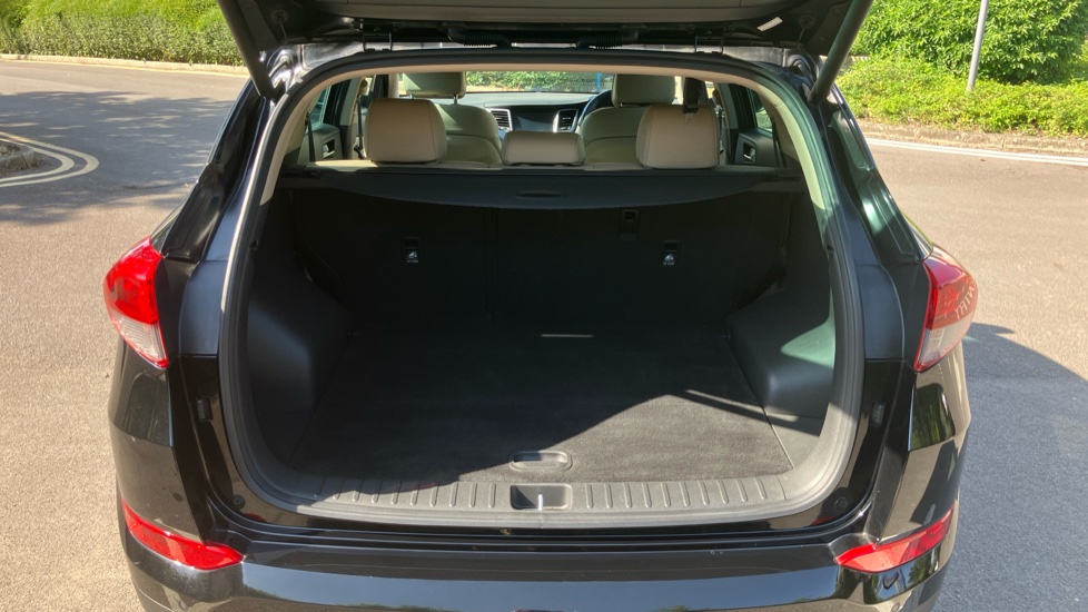 Hyundai TUCSON 2.0 CRDi Premium SE 5dr Diesel Estate - Image 4