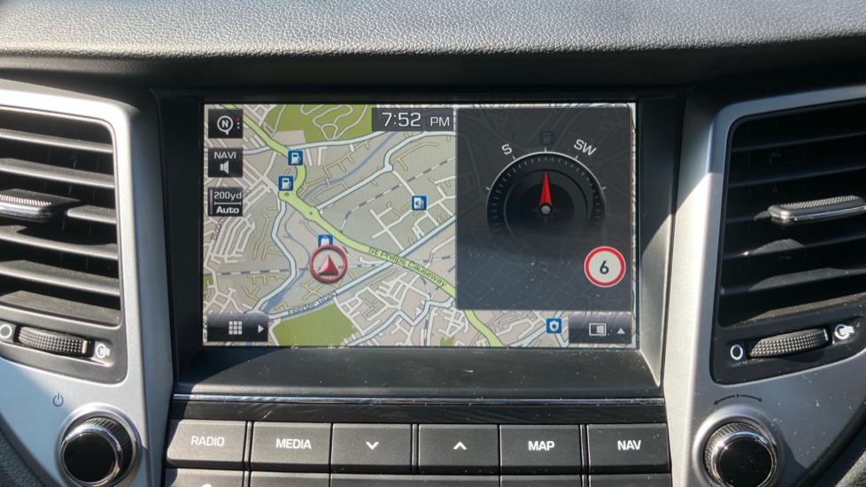 Hyundai TUCSON 2.0 CRDi Premium SE 5dr Diesel Estate - Image 12