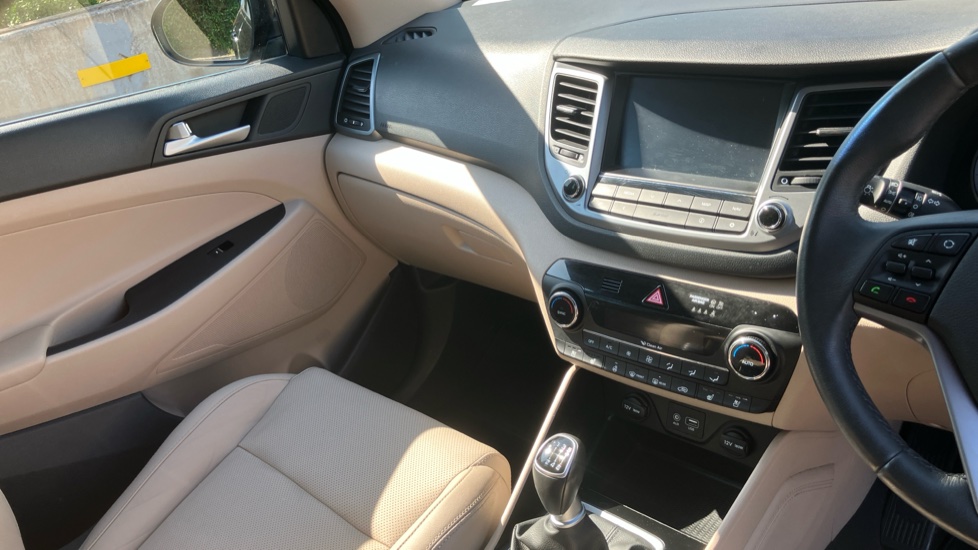 Hyundai TUCSON 2.0 CRDi Premium SE 5dr Diesel Estate - Image 14