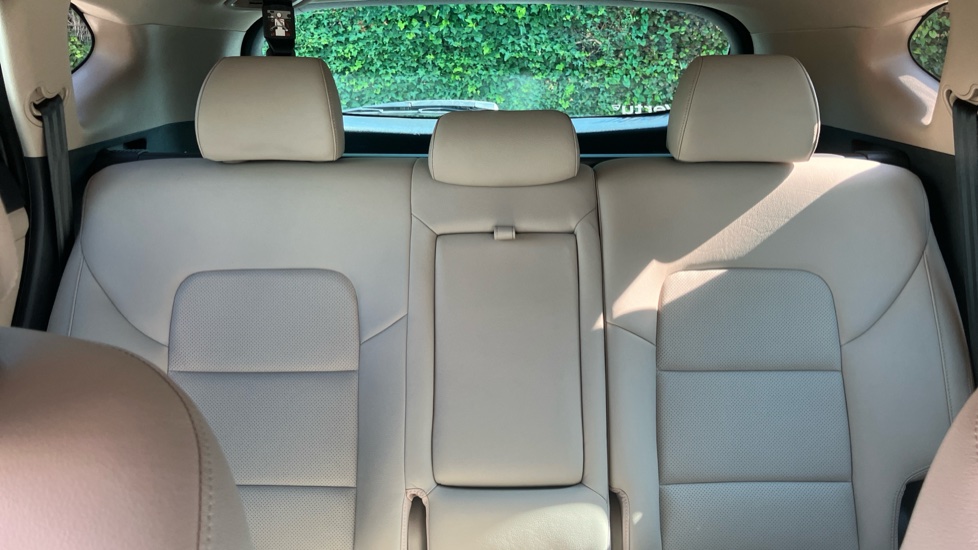 Hyundai TUCSON 2.0 CRDi Premium SE 5dr Diesel Estate - Image 15
