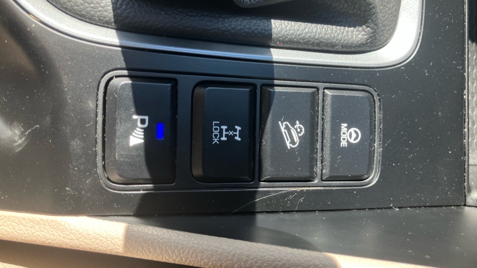 Hyundai TUCSON 2.0 CRDi Premium SE 5dr Diesel Estate - Image 31