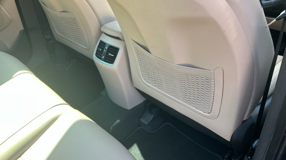 Hyundai TUCSON 2.0 CRDi Premium SE 5dr Diesel Estate - Image 40
