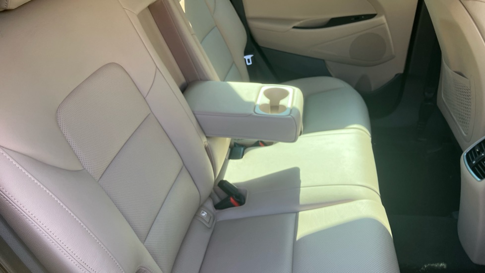 Hyundai TUCSON 2.0 CRDi Premium SE 5dr Diesel Estate - Image 42