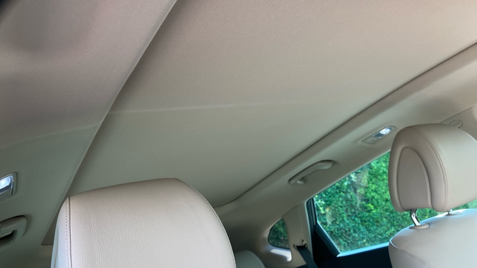 Hyundai TUCSON 2.0 CRDi Premium SE 5dr Diesel Estate - Image 43