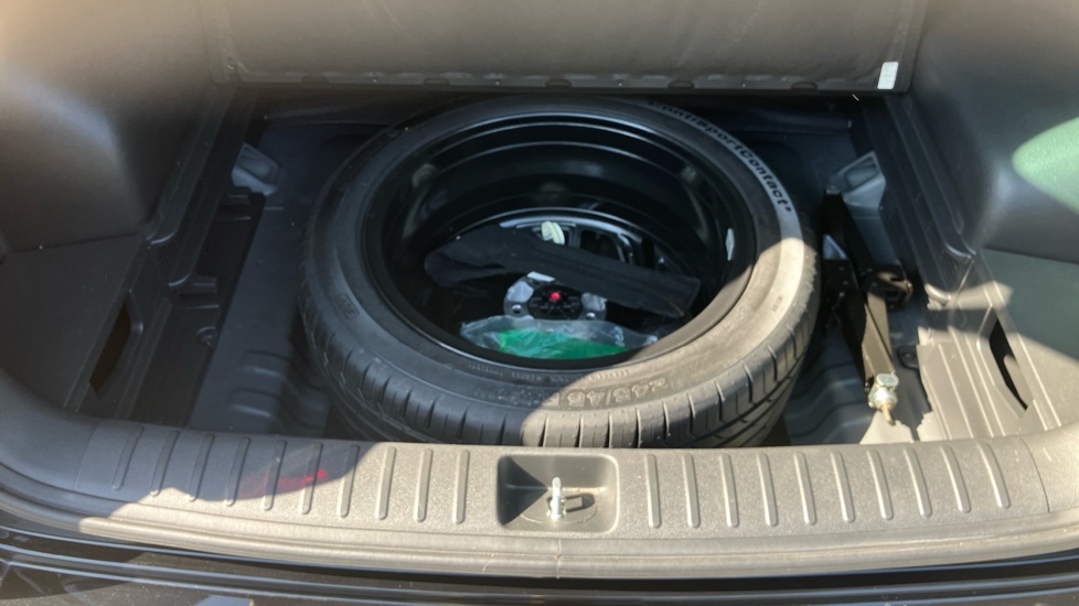 Hyundai TUCSON 2.0 CRDi Premium SE 5dr Diesel Estate - Image 47