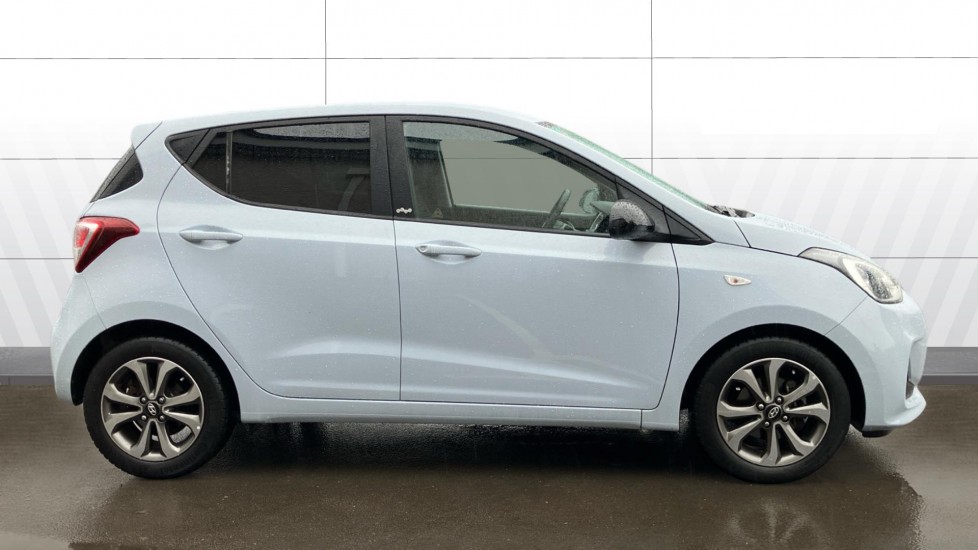 Hyundai i10 1.0 Play 5dr Petrol Hatchback - Image 5