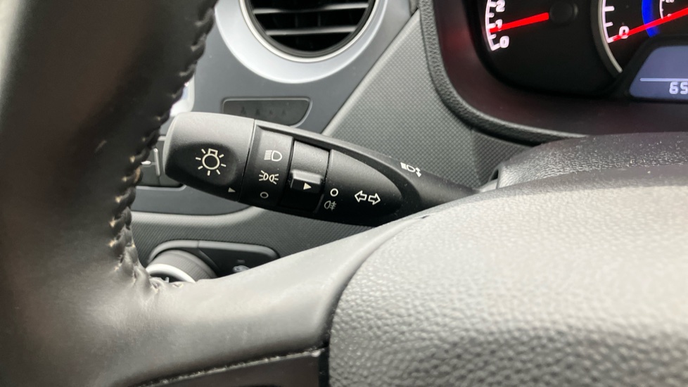 Hyundai i10 1.0 Play 5dr Petrol Hatchback - Image 26