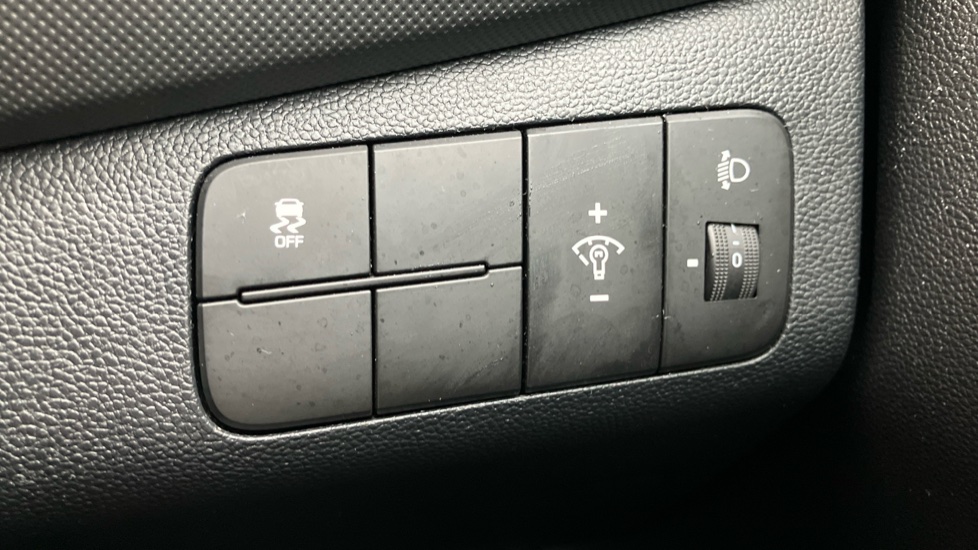 Hyundai i10 1.0 Play 5dr Petrol Hatchback - Image 27