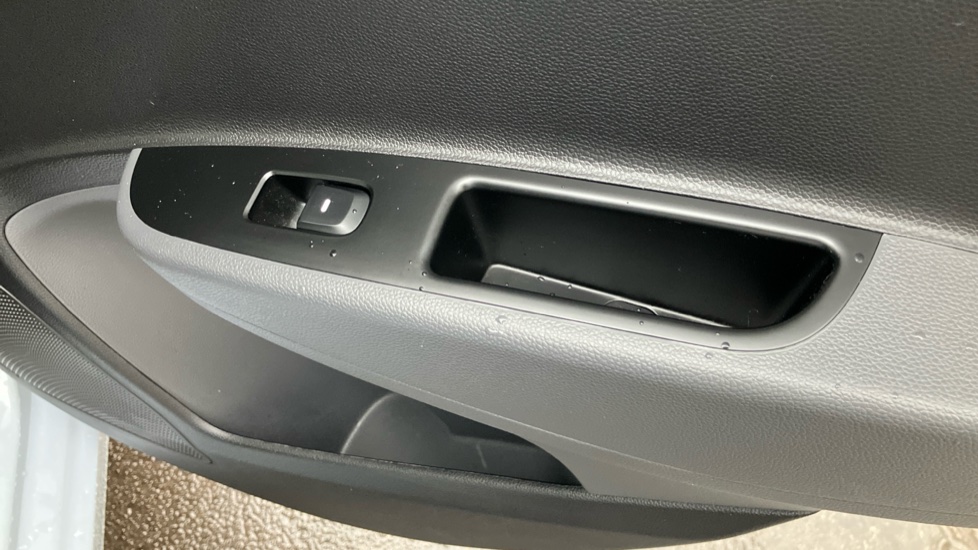 Hyundai i10 1.0 Play 5dr Petrol Hatchback - Image 36
