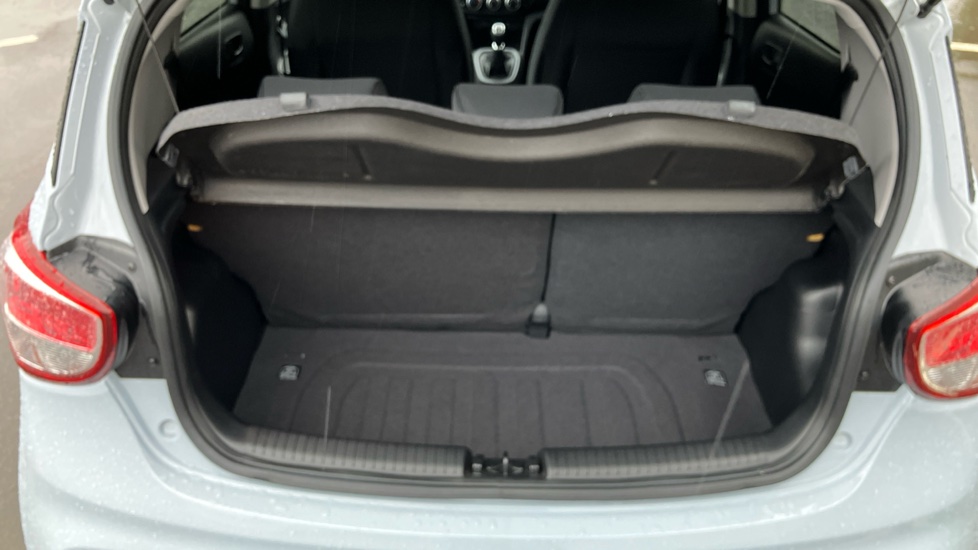 Hyundai i10 1.0 Play 5dr Petrol Hatchback - Image 38