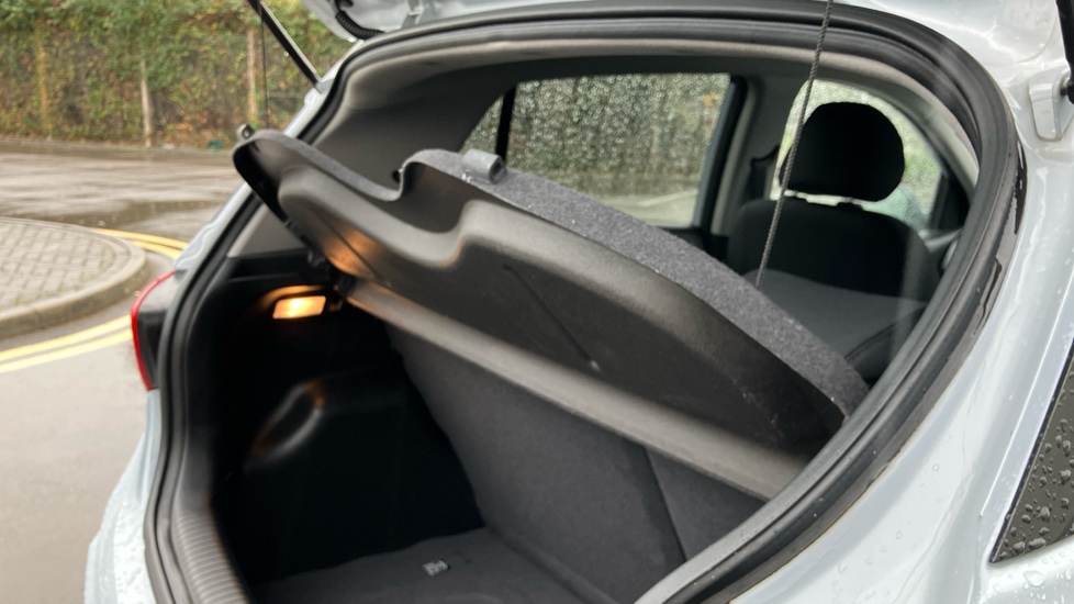 Hyundai i10 1.0 Play 5dr Petrol Hatchback - Image 39