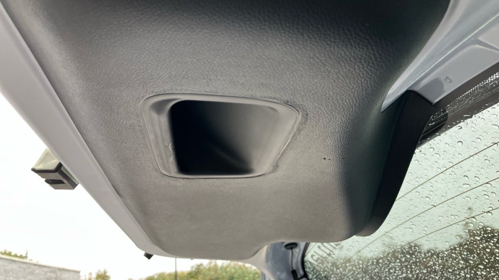 Hyundai i10 1.0 Play 5dr Petrol Hatchback - Image 40