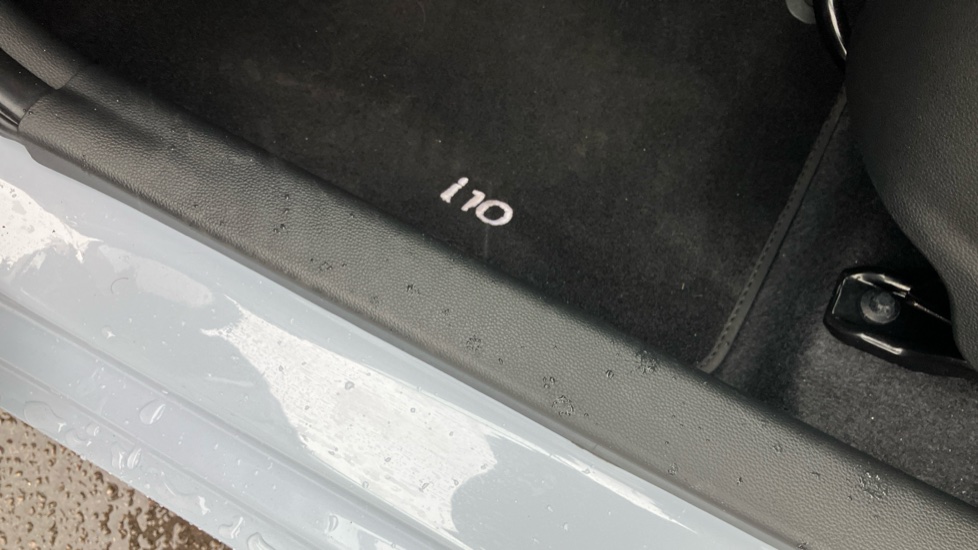 Hyundai i10 1.0 Play 5dr Petrol Hatchback - Image 42