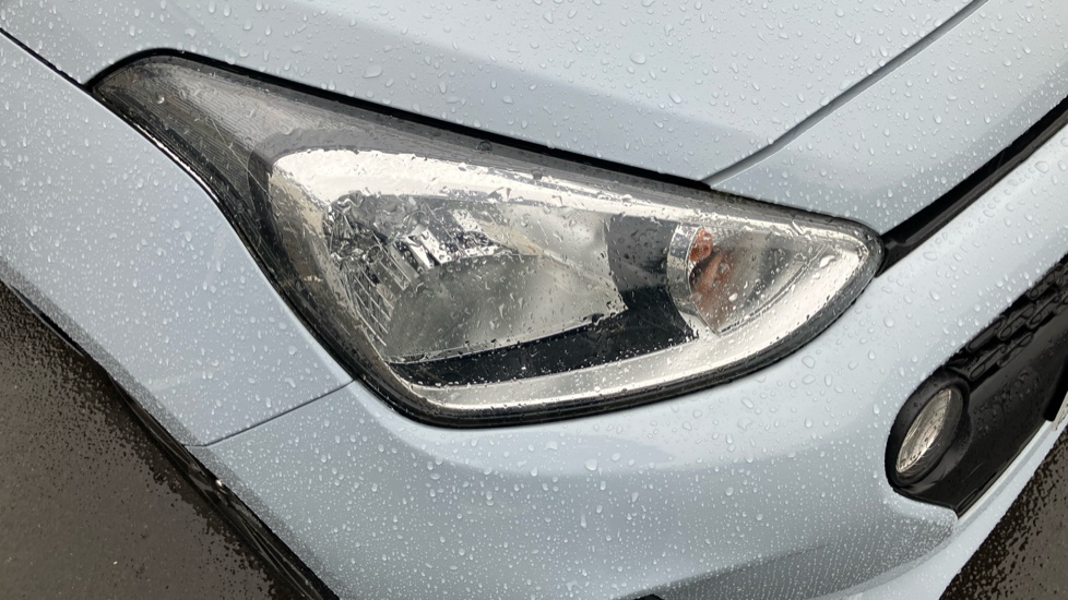 Hyundai i10 1.0 Play 5dr Petrol Hatchback - Image 44