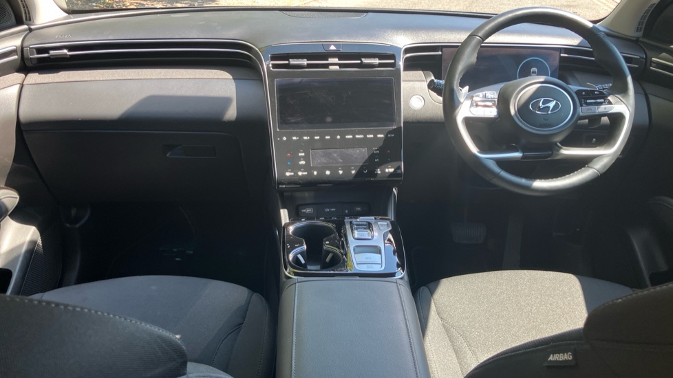 Hyundai TUCSON 1.6 TGDi Plug-in Hybrid Premium 5dr 4WD Auto Estate - Image 10