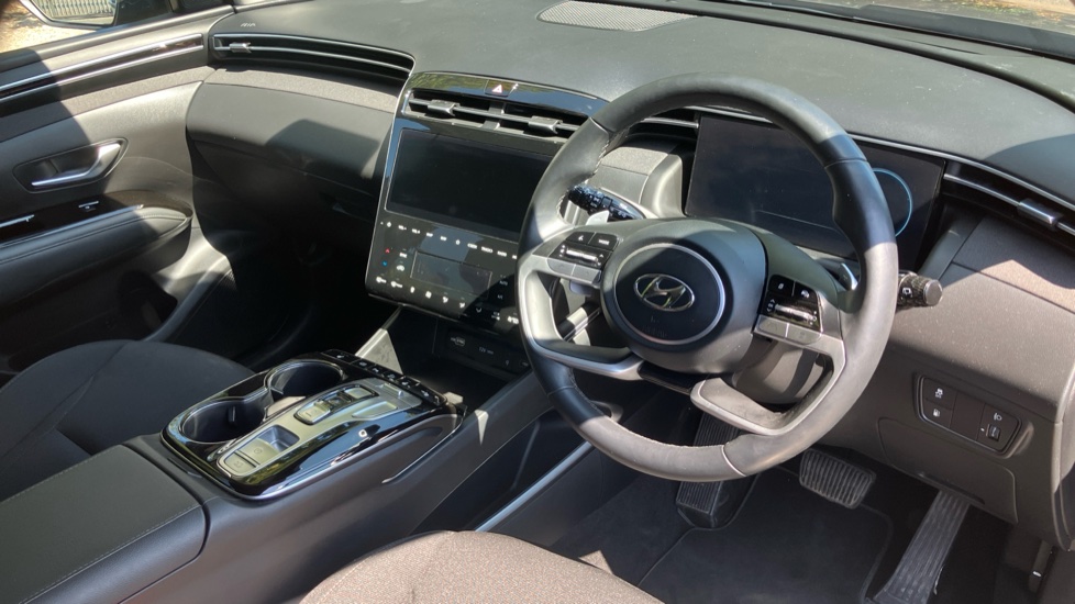 Hyundai TUCSON 1.6 TGDi Plug-in Hybrid Premium 5dr 4WD Auto Estate - Image 11