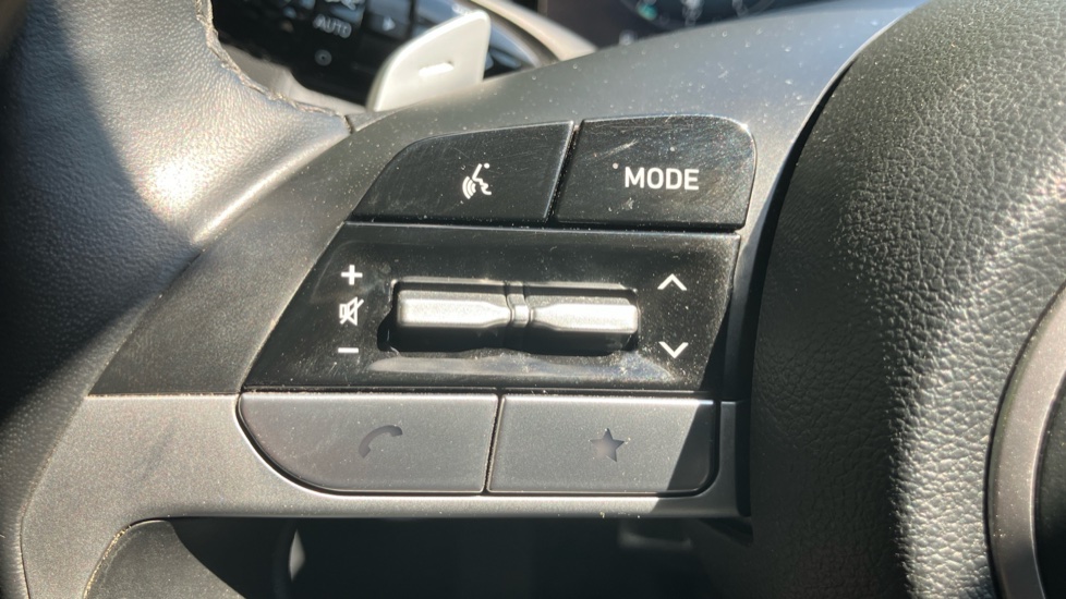 Hyundai TUCSON 1.6 TGDi Plug-in Hybrid Premium 5dr 4WD Auto Estate - Image 23