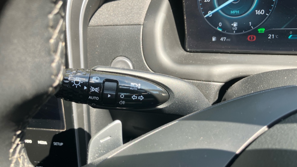 Hyundai TUCSON 1.6 TGDi Plug-in Hybrid Premium 5dr 4WD Auto Estate - Image 24