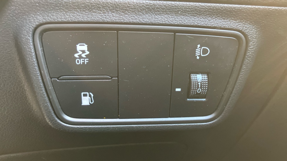 Hyundai TUCSON 1.6 TGDi Plug-in Hybrid Premium 5dr 4WD Auto Estate - Image 25