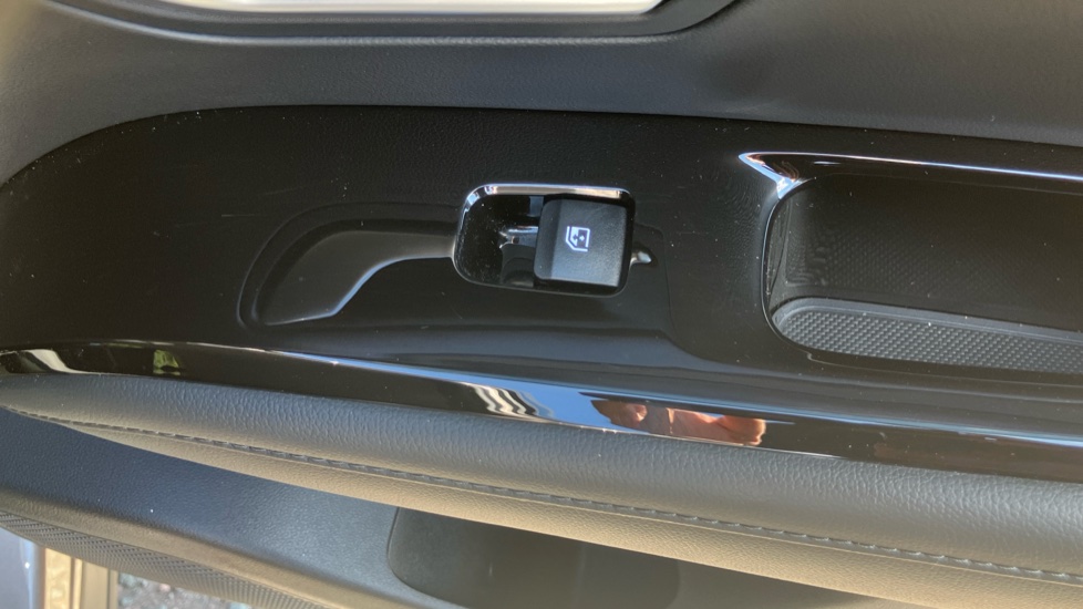 Hyundai TUCSON 1.6 TGDi Plug-in Hybrid Premium 5dr 4WD Auto Estate - Image 41