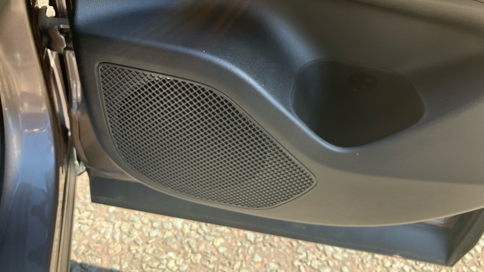 Hyundai TUCSON 1.6 TGDi Plug-in Hybrid Premium 5dr 4WD Auto Estate - Image 42