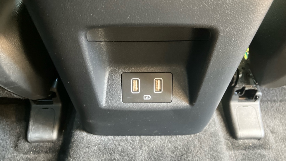 Hyundai TUCSON 1.6 TGDi Plug-in Hybrid Premium 5dr 4WD Auto Estate - Image 44