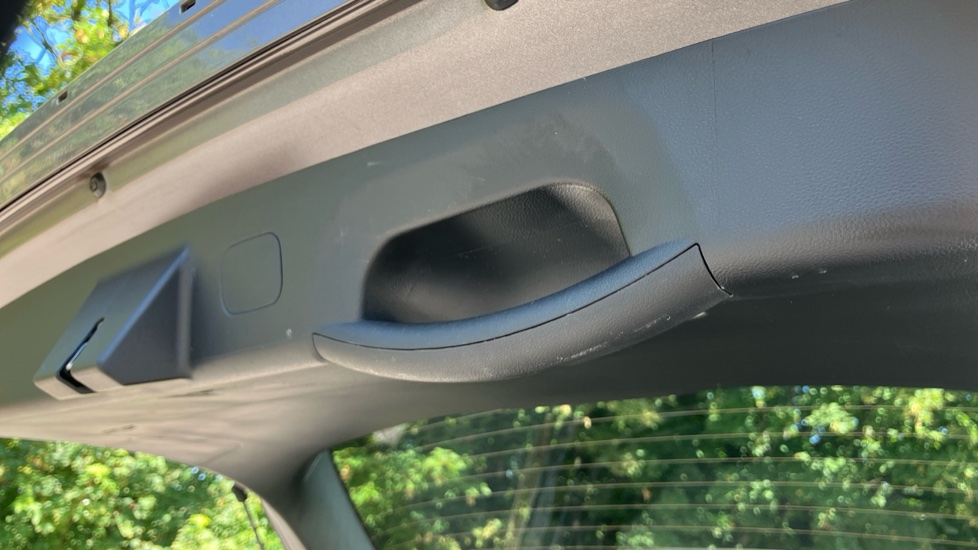 Hyundai TUCSON 1.6 TGDi Plug-in Hybrid Premium 5dr 4WD Auto Estate - Image 47