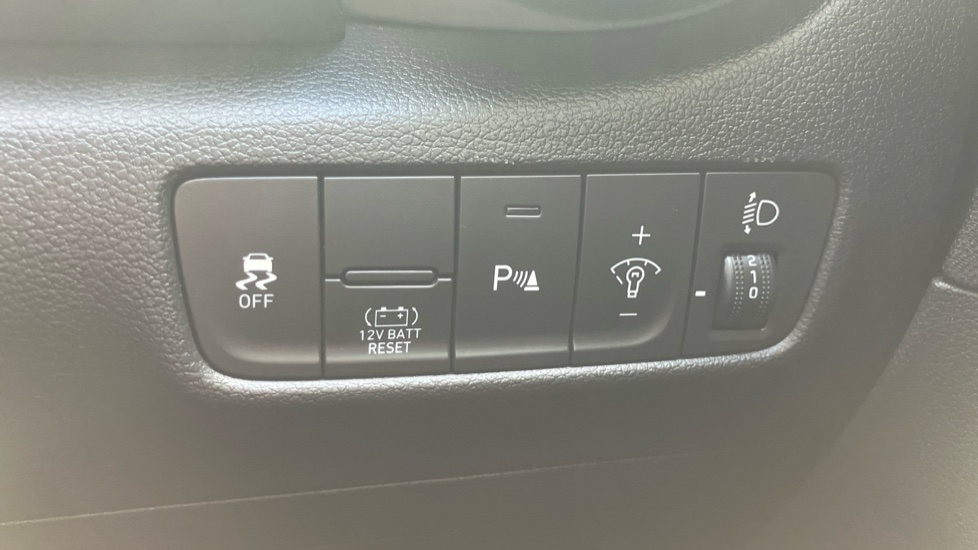 Hyundai KONA 1.6 GDi Hybrid Premium 5dr DCT Hybrid Hatchback - Image 25