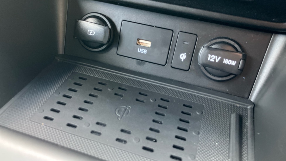 Hyundai KONA 1.6 GDi Hybrid Premium 5dr DCT Hybrid Hatchback - Image 29
