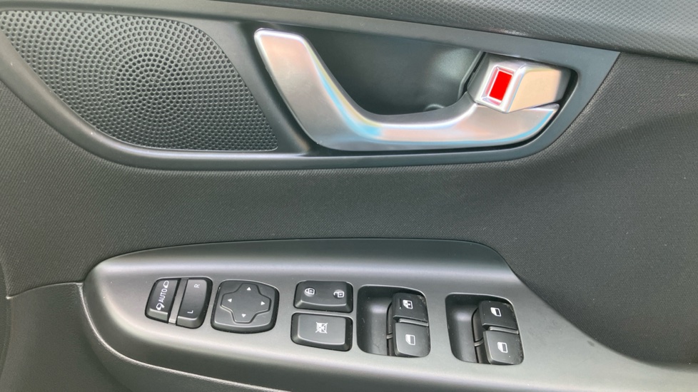 Hyundai KONA 1.6 GDi Hybrid Premium 5dr DCT Hybrid Hatchback - Image 36