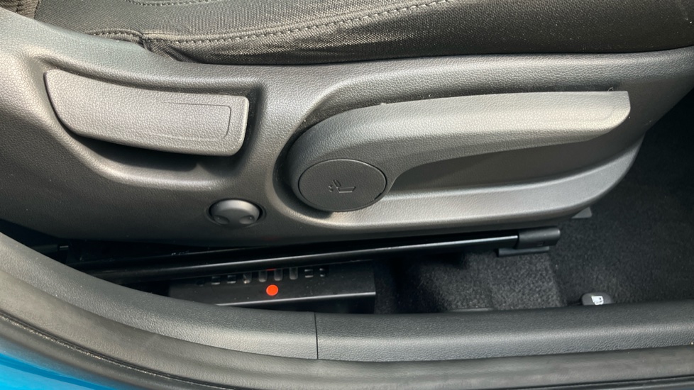 Hyundai KONA 1.6 GDi Hybrid Premium 5dr DCT Hybrid Hatchback - Image 38