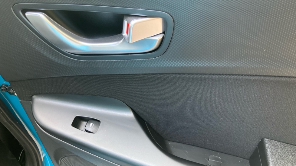 Hyundai KONA 1.6 GDi Hybrid Premium 5dr DCT Hybrid Hatchback - Image 39