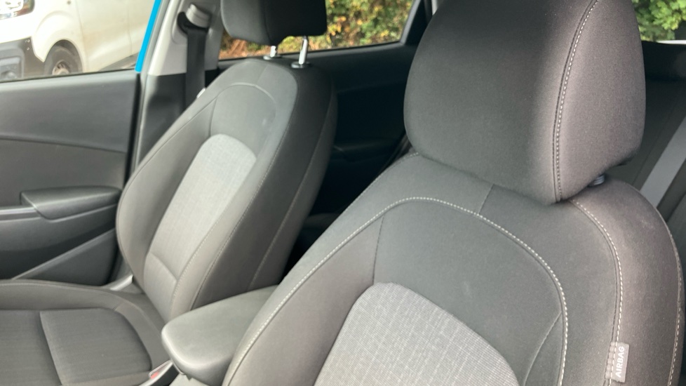 Hyundai KONA 1.6 GDi Hybrid Premium 5dr DCT Hybrid Hatchback - Image 46