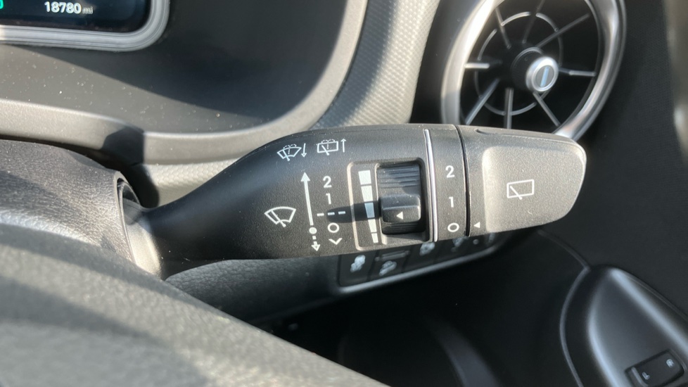 Hyundai KONA 1.0 TGDi 48V MHEV SE Connect 5dr Petrol Hatchback - Image 22