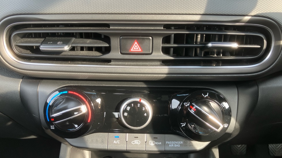 Hyundai KONA 1.0 TGDi 48V MHEV SE Connect 5dr Petrol Hatchback - Image 27