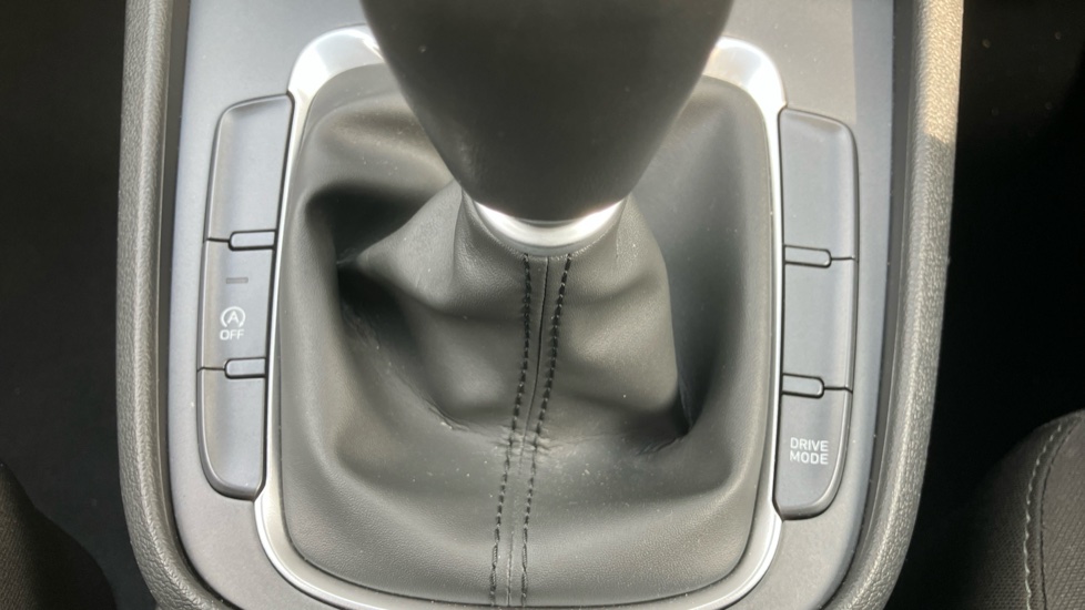 Hyundai KONA 1.0 TGDi 48V MHEV SE Connect 5dr Petrol Hatchback - Image 29