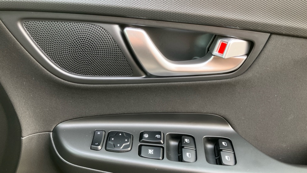 Hyundai KONA 1.0 TGDi 48V MHEV SE Connect 5dr Petrol Hatchback - Image 32