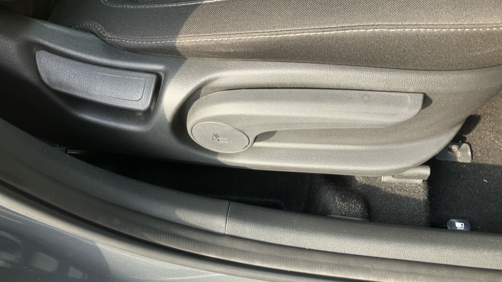 Hyundai KONA 1.0 TGDi 48V MHEV SE Connect 5dr Petrol Hatchback - Image 34