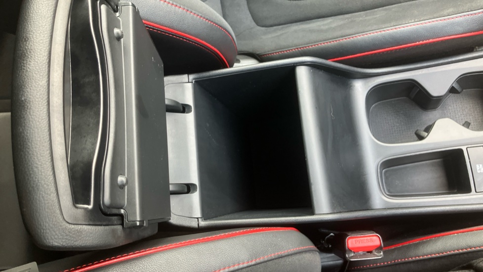 Hyundai TUCSON 1.6 TGDi N Line 5dr 2WD Petrol Estate - Image 31