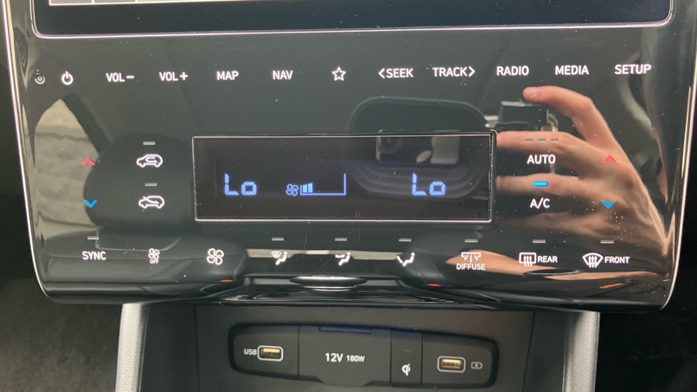 Hyundai TUCSON 1.6 TGDi Ultimate 5dr 2WD Petrol Estate - Image 29