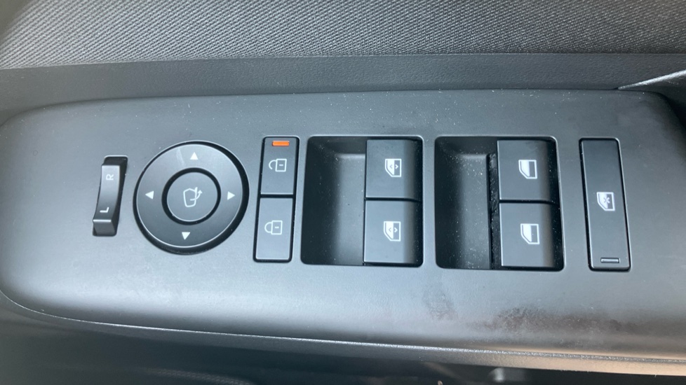 Hyundai KONA 1.6 GDi Hybrid Advance 5dr DCT Hybrid Hatchback - Image 39